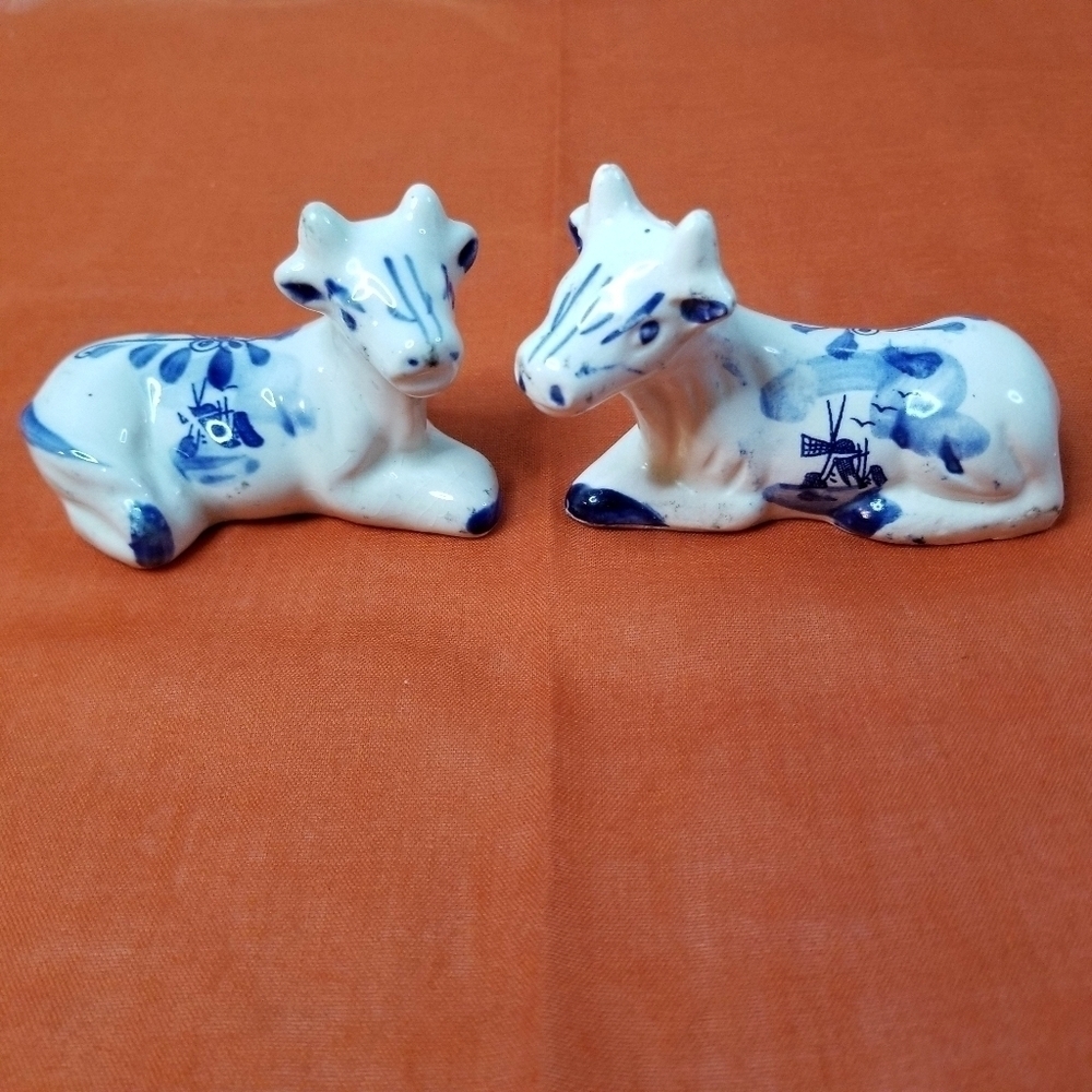 Vintage Blue & White Ceramic Cow Salt & Pepper Shakers, Holland Windmill Design